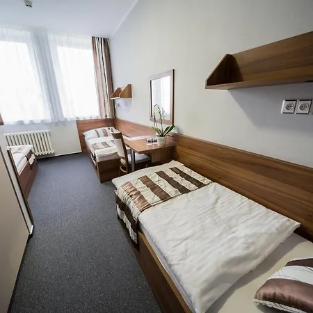 U Ledu Hotel Velke Popovice