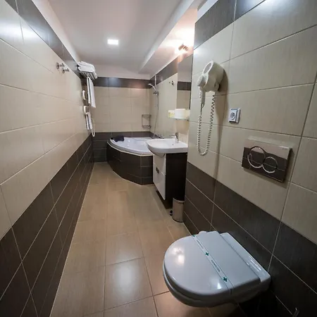 U Ledu Hotel 3*