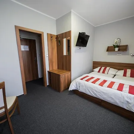 U Ledu Hotel 3*