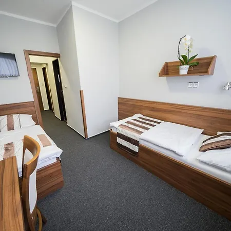 U Ledu Hotel Velke Popovice